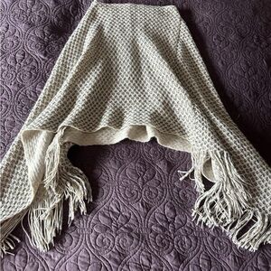 Fringed Knit Boho Shawl Poncho in Cream and Gray